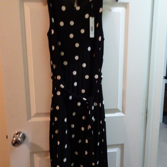 T Tahari Polka Dot Jersey Sleeveless Dress - NWT - Picture 9 of 9